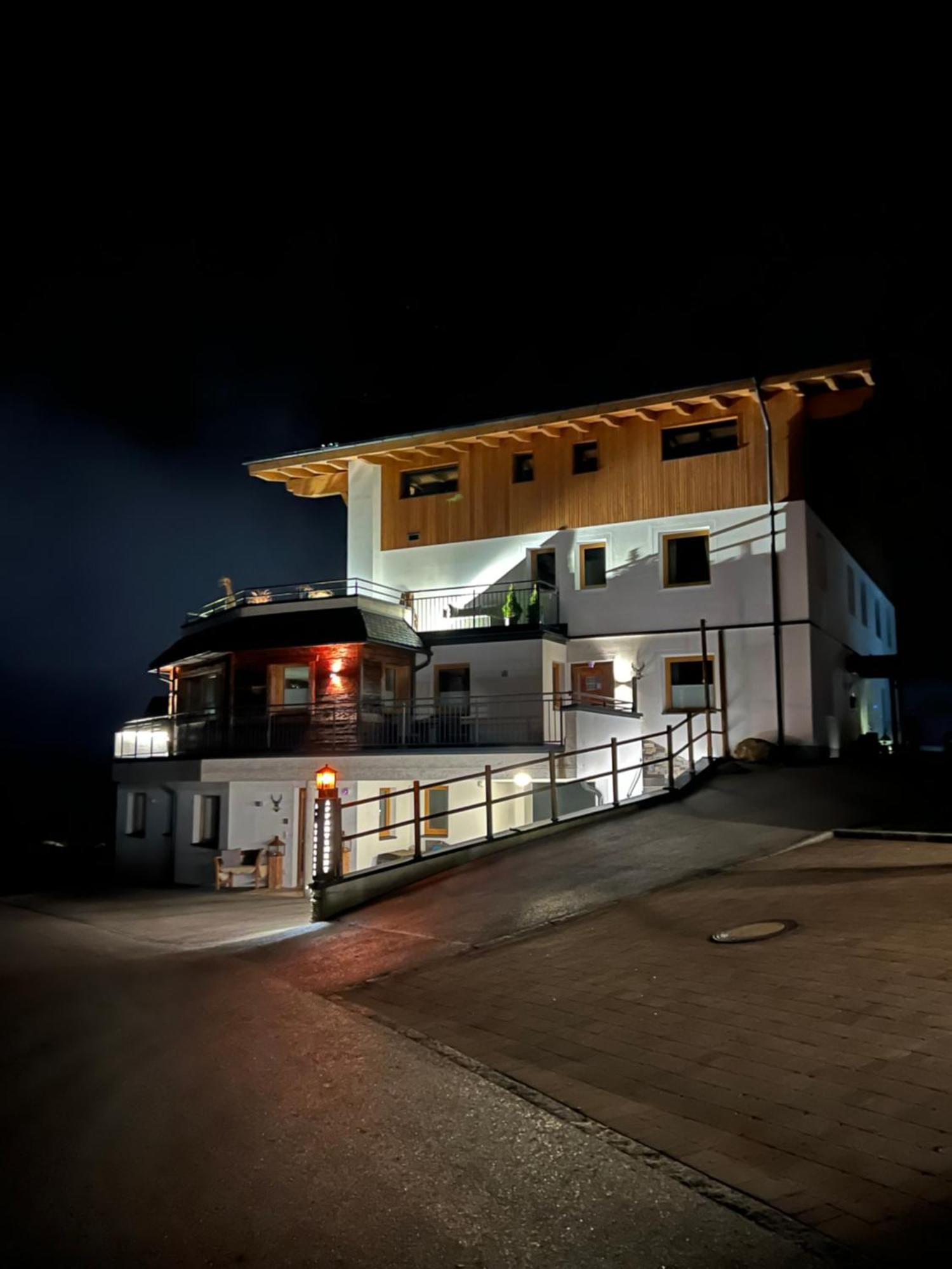 Luxus Ferienwohnung Almhuette Brixen im Thale Bagian luar foto